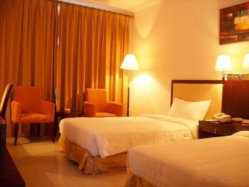 Royal Garden Hotel Гуанчжоу Экстерьер фото